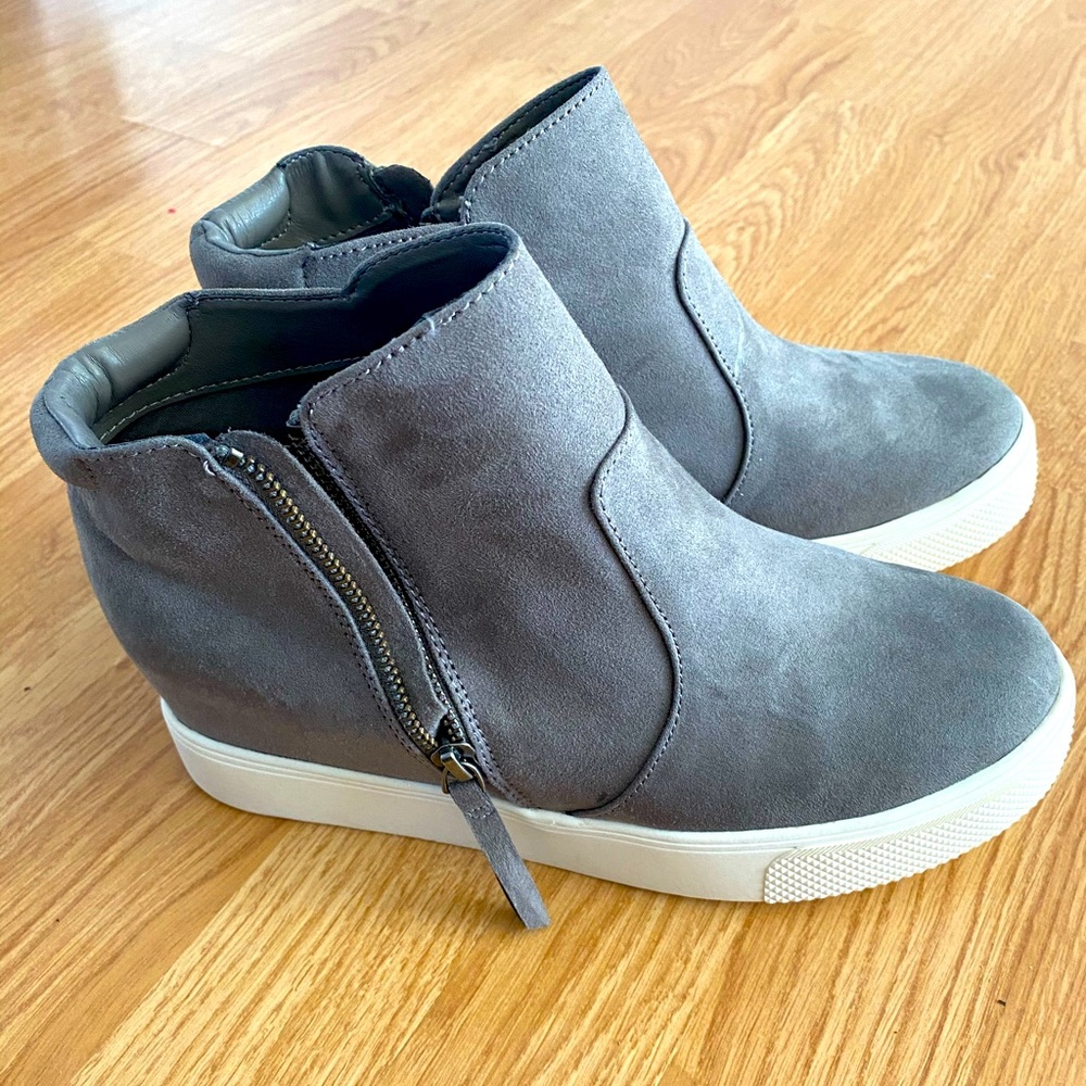 Universal Thread Heeled Sneakers